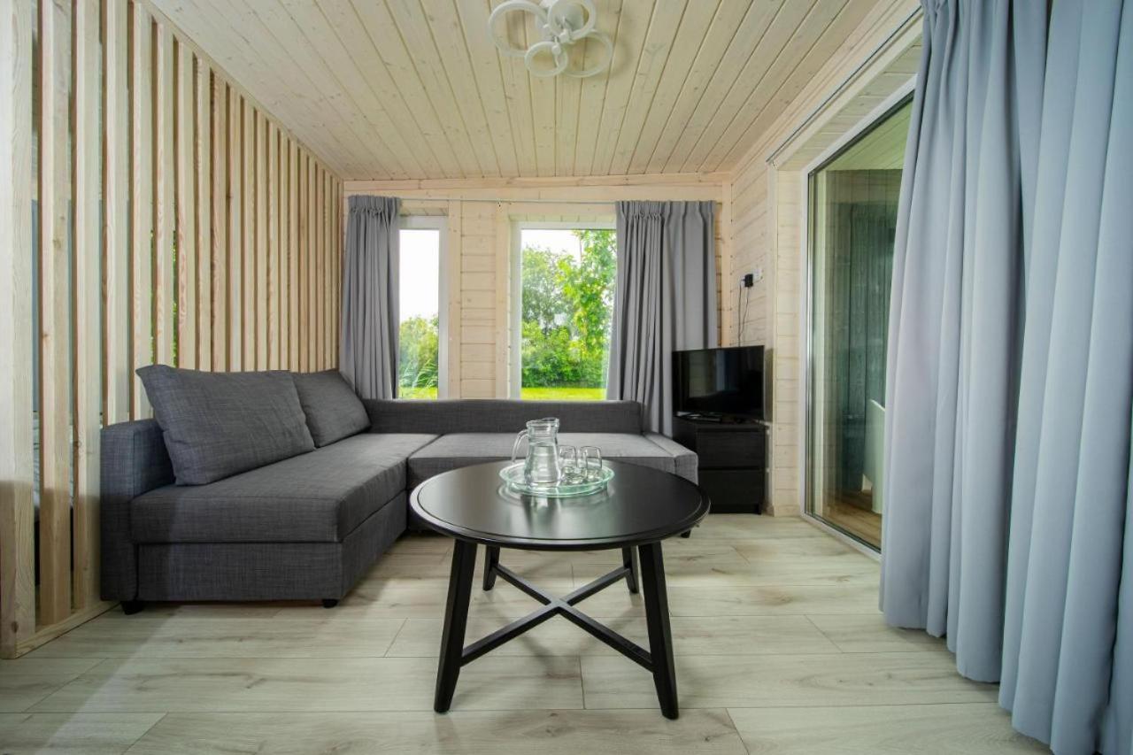 Tiny House Aan Het Water Op De Appelhof Villa Wommels ภายนอก รูปภาพ